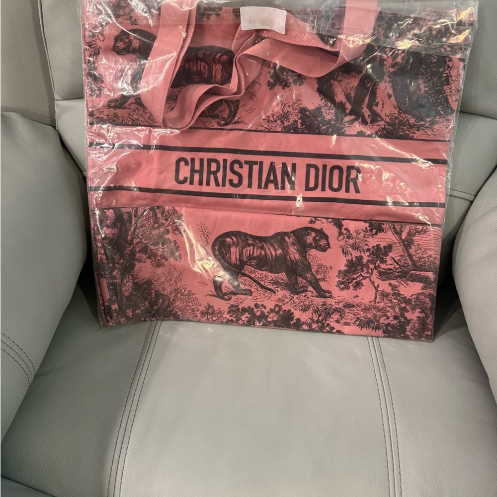 New Dior Pink and Black Graphic Tote!! Authentic!